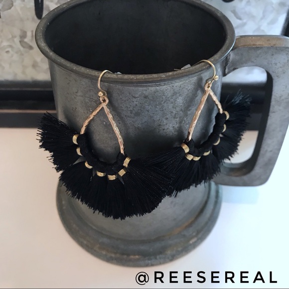 Black and Gold Tone Fan Tassel Earrings Boho - Picture 5 of 7